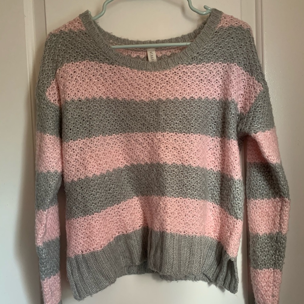 Aeropostale Gray/ Pink Sweater M